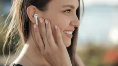 We luisteren naar muziek zonder erbij stil te staan: hoe veilig zijn draadloze oordopjes echt?