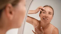 Rimpels aan het verschijnen? Experts noemen natuurlijke producten die de huidelasticiteit herstellen