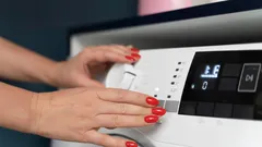 Geluid, kalkaanslag en geur verdwijnen meteen: methode die je wasmachine nieuw leven en frisheid geeft