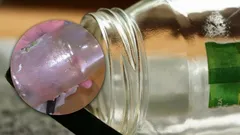 Geen kleverige resten: zo verwijder je een etiket van een pot in 5 seconden