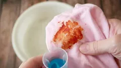 Expert deelt recept voor de beste zelfgemaakte vlekverwijderaar: je hebt maar 3 ingrediënten nodig