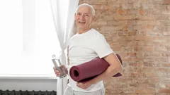 Het geheim van een lang leven onthuld: deze eenvoudige oefeningen herstellen de mobiliteit bij ouderen