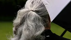 Hoe grijs haar gemakkelijk verbergen: praktische tips voor vrouwen en mannen